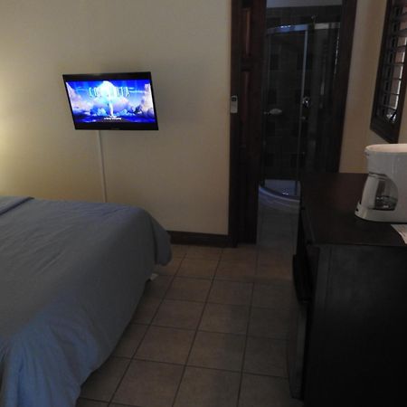 Playa Negra Guesthouse Cahuita Ruang foto