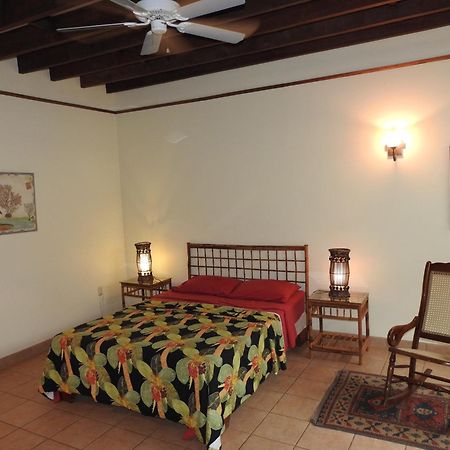 Playa Negra Guesthouse Cahuita Bagian luar foto