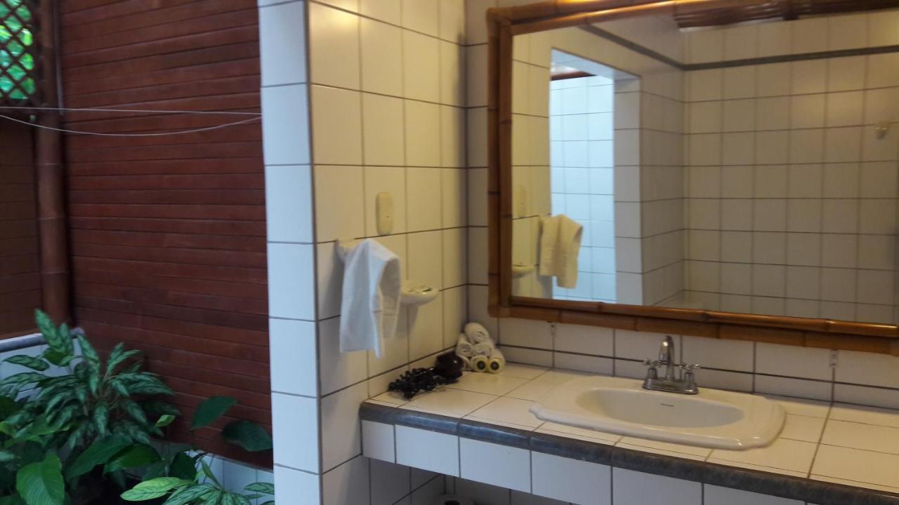 Playa Negra Guesthouse Cahuita Bagian luar foto