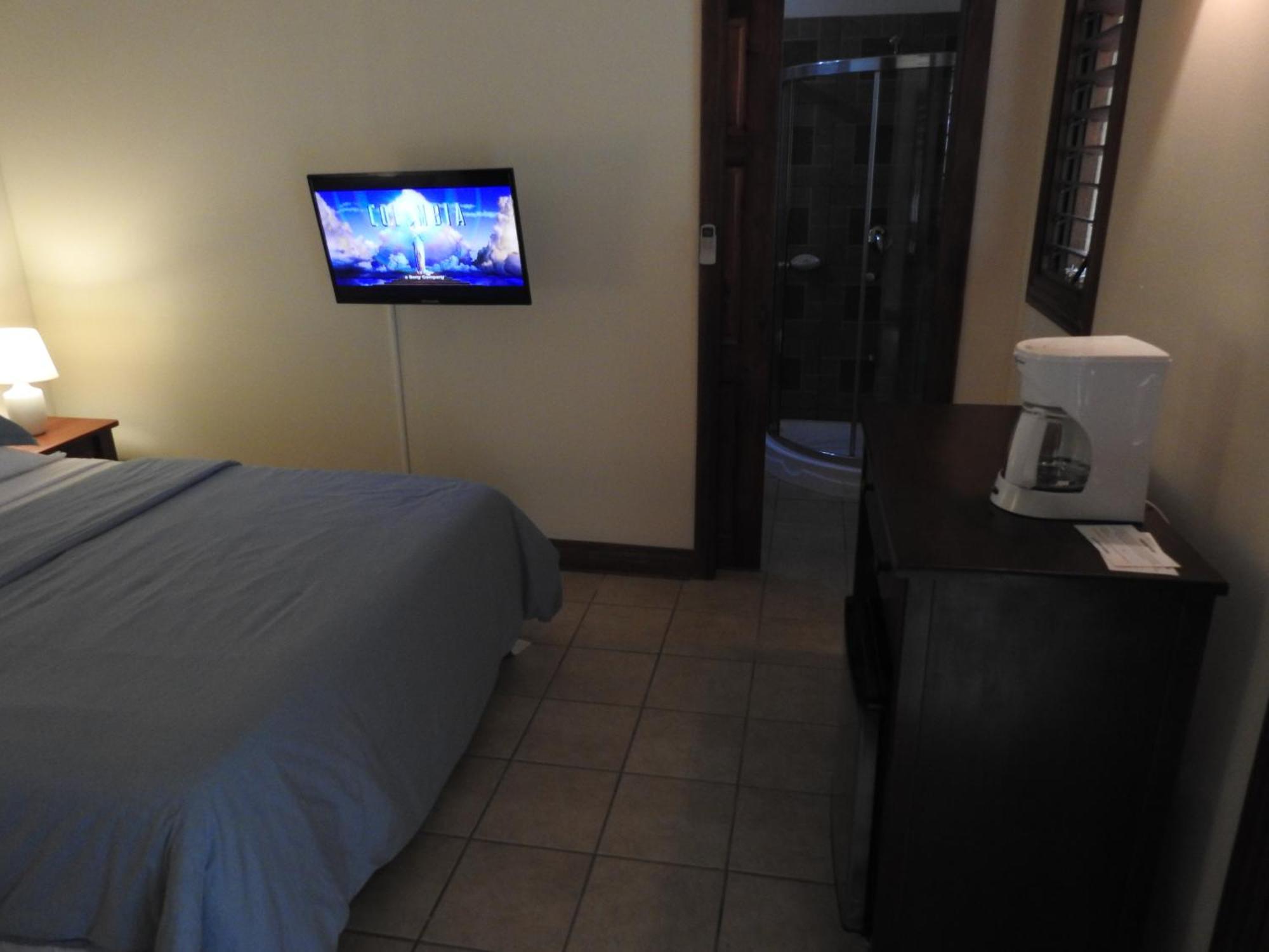 Playa Negra Guesthouse Cahuita Ruang foto