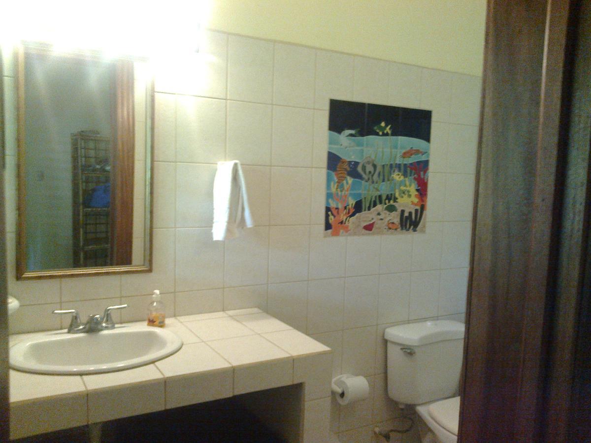 Playa Negra Guesthouse Cahuita Bagian luar foto